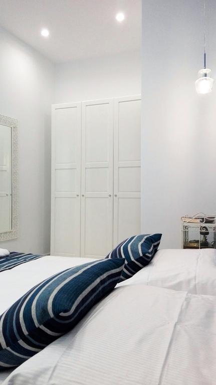 Sebeto Toledo Apartment Наполи Екстериор снимка