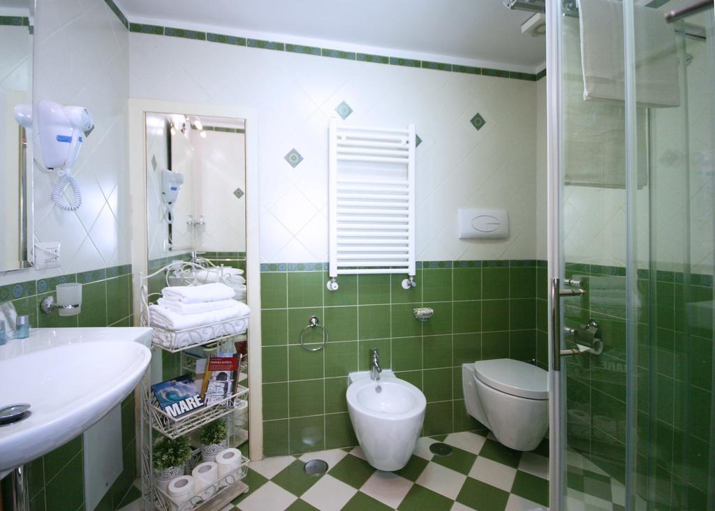 Sebeto Toledo Apartment Наполи Екстериор снимка